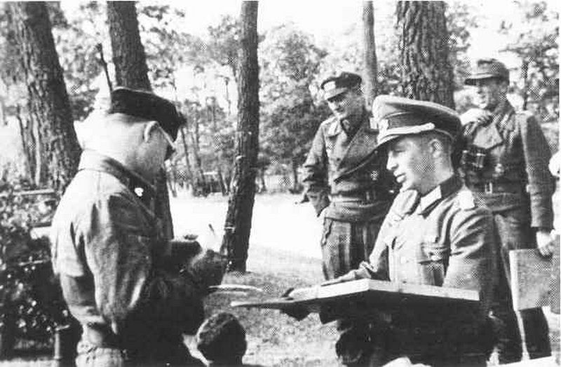 Generalleutnant Bayerlein with officers watching an exercise